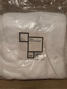 Dormify OCM Micro Plush blanket - Twin XL - NWT - #2